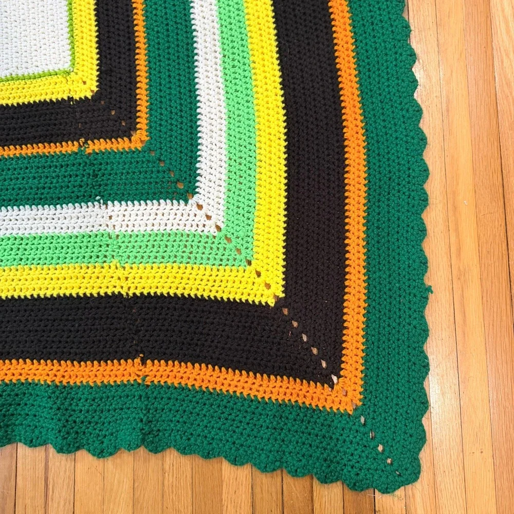 Handmade Crochet Blanket Throw OS Rectangle Colorblock Scalloped Green EUC